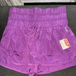 NWT Free People WAY HOME short
Vibrant color
New with tags
Built in underwear